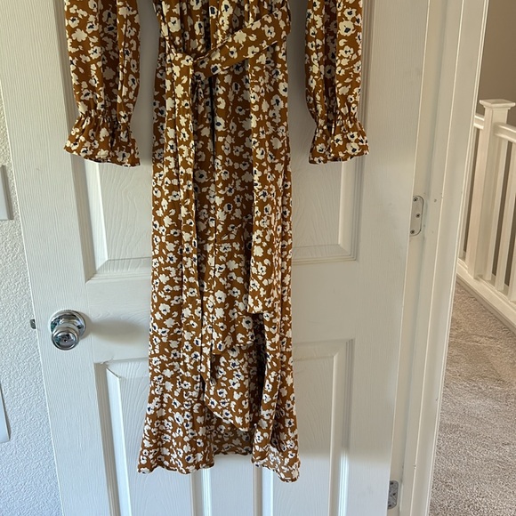 Golden Floral Long Sleeve Dress - Size M - Picture 2 of 8